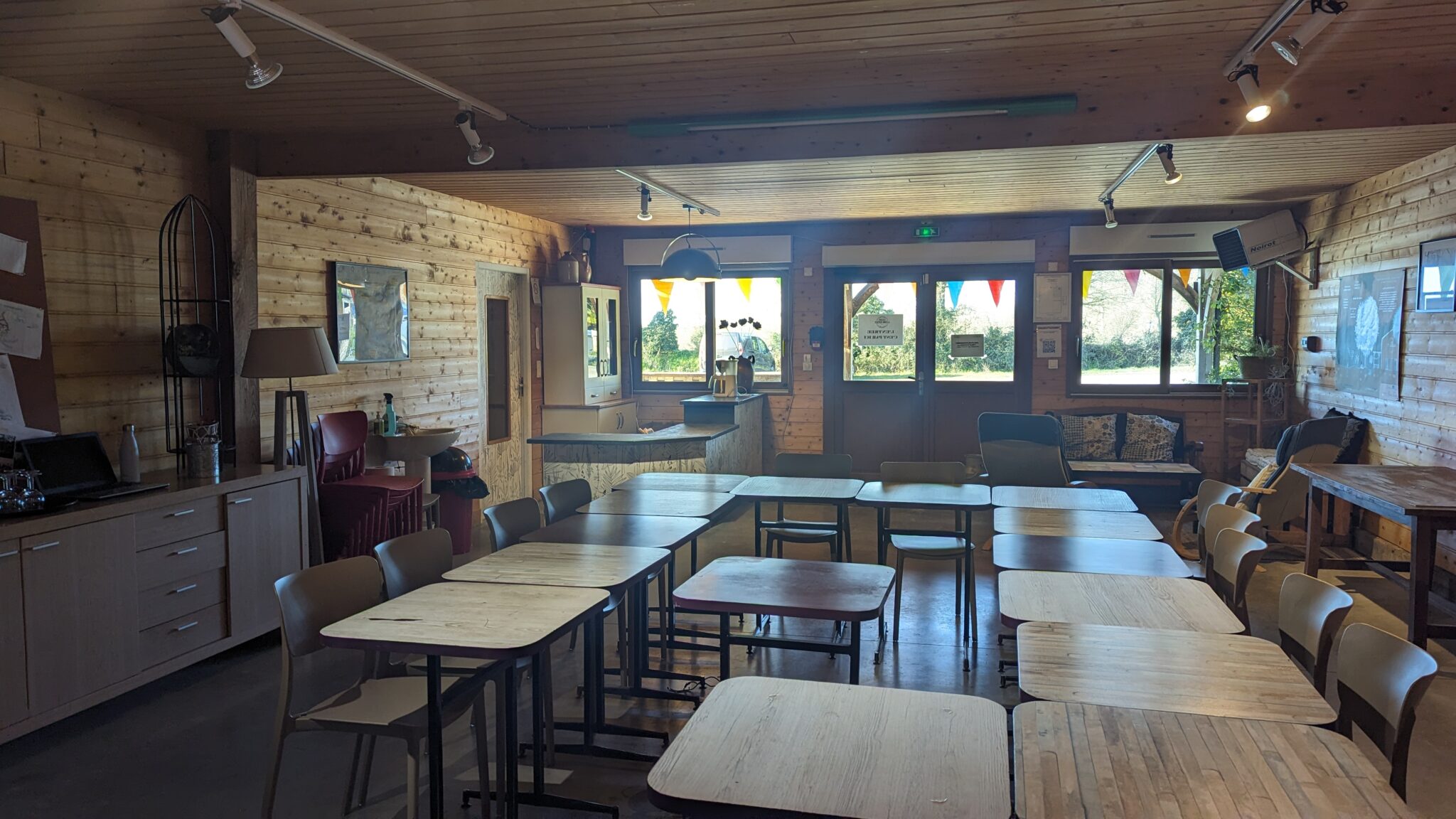 salle seminaire vue bar 2048x1152